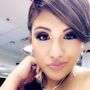 Meet your Posher, Abigail